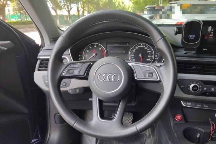 Used Audi A4L 2017 Plus 40 TFSI Ambition Model Steering Wheel
