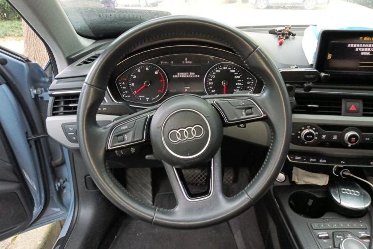 Used Audi A4L 2017 Plus 40 TFSI Ambition Model Steering Wheel