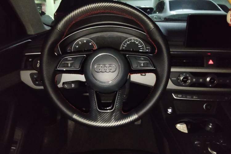 Used Audi A4L 2017 Plus 40 TFSI Ambition Model Steering Wheel