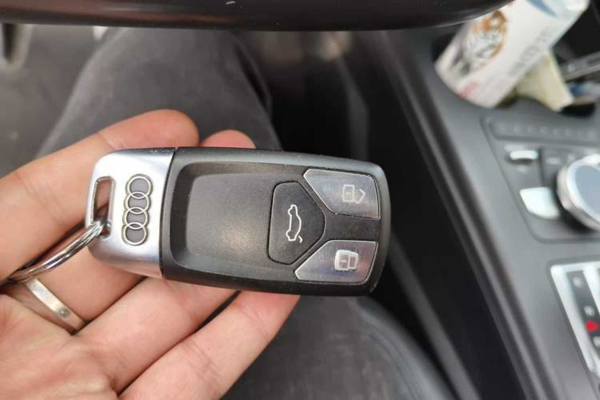 Used Audi A4L 2017 40 TFSI Fashion Model Vehicle Key