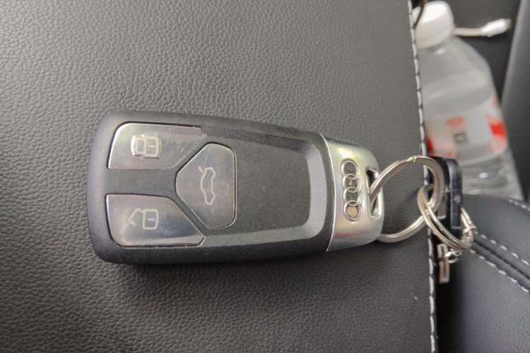 Used Audi A4L 2017 Plus 40 TFSI Ambition Model Vehicle Key