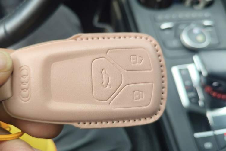Used Audi A4L 2017 Plus 40 TFSI Ambition Model Vehicle Key