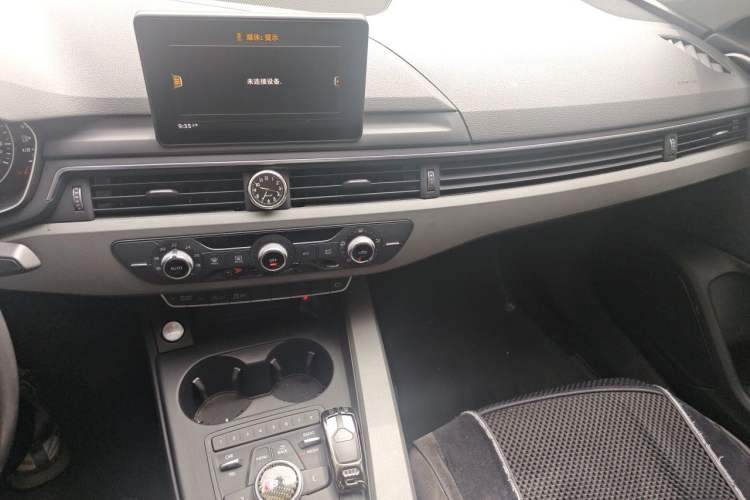 Used Audi A4L 2017 Plus 40 TFSI Ambition Model Audio And AC Panel