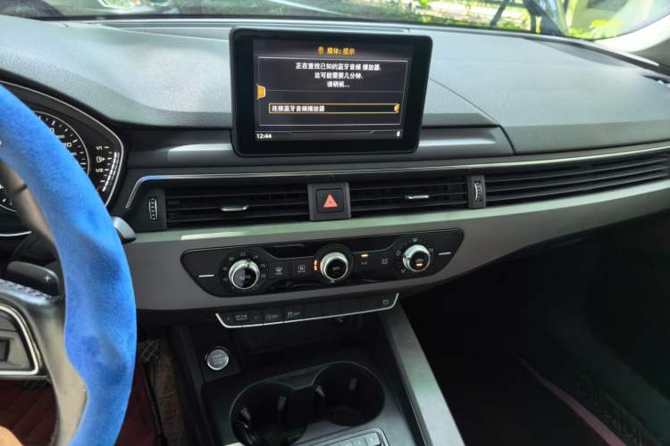 Used Audi A4L 2017 40 TFSI Ambition Edition Audio And AC Panel
