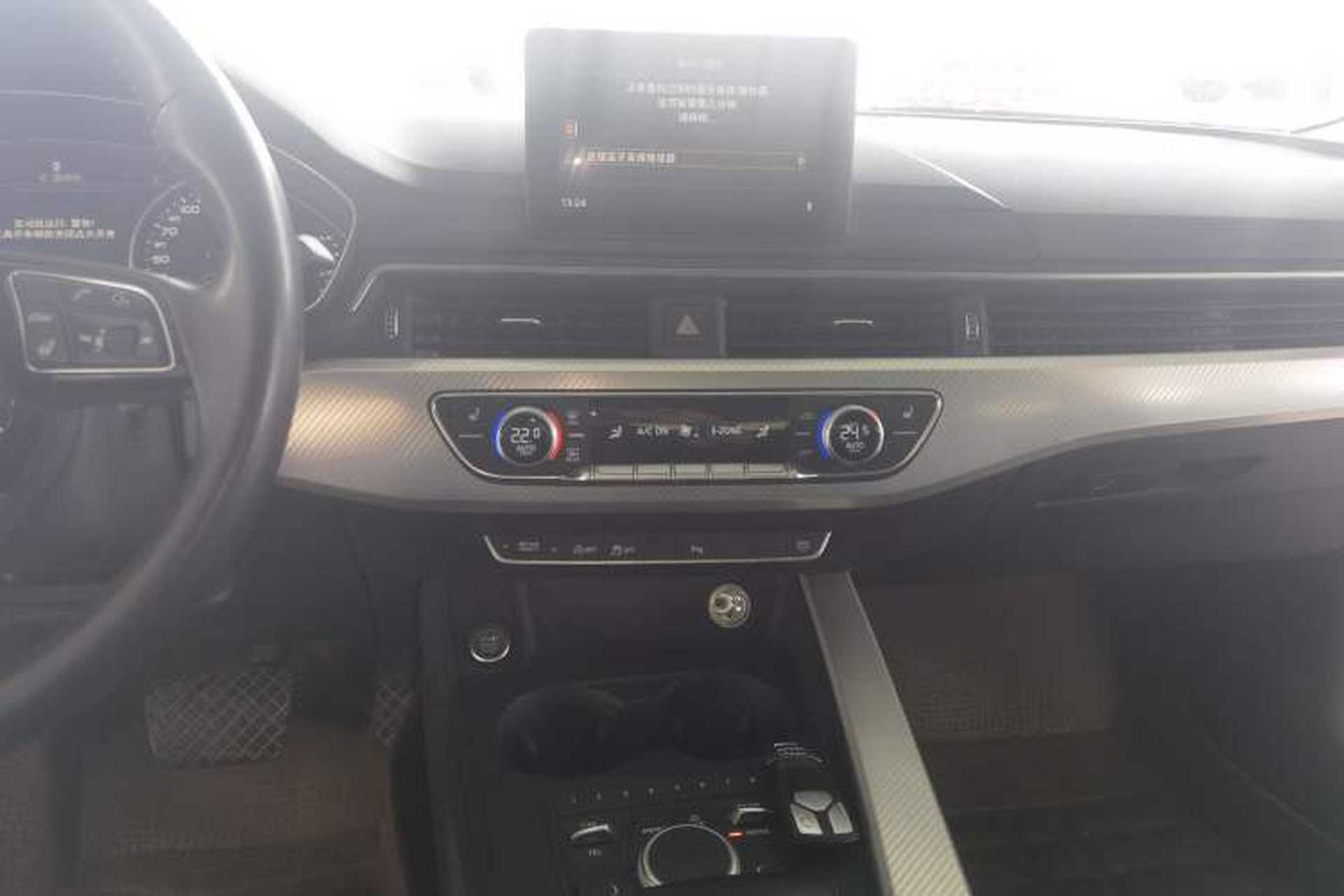 Used Audi A4L 2017 40 TFSI Fashion Model Audio And AC Panel