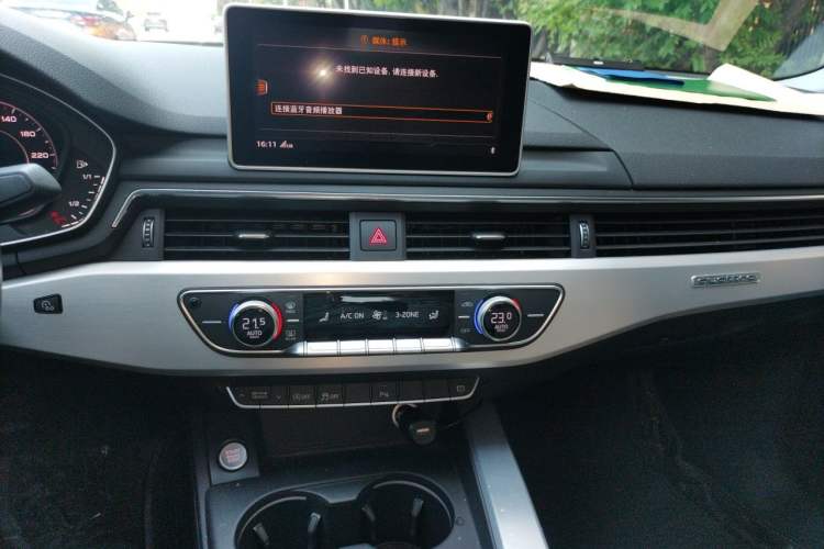 Used Audi A4L 2017 45 TFSI quattro Sport Edition Audio And AC Panel