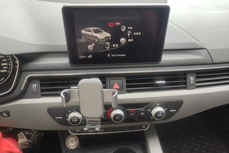 Used Audi A4L 2017 40 TFSI Ambition Edition Audio And AC Panel