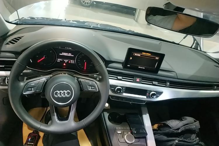 Used Audi A4L 2017 40 TFSI Style Edition Center Console