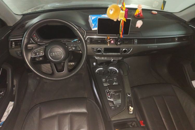 Used Audi A4L 2017 Plus 45 TFSI quattro Stylish Model Center Console