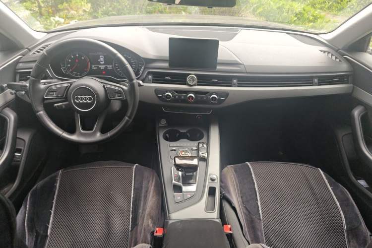 Used Audi A4L 2017 Plus 40 TFSI Ambition Model Center Console