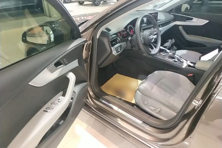 Used Audi A4L 2017 40 TFSI Style Edition Driver Seat