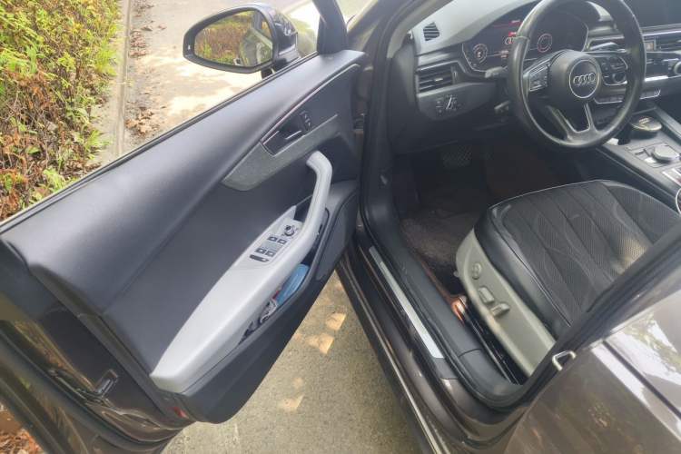 Used Audi A4L 2017 40 TFSI Style Edition Driver Seat