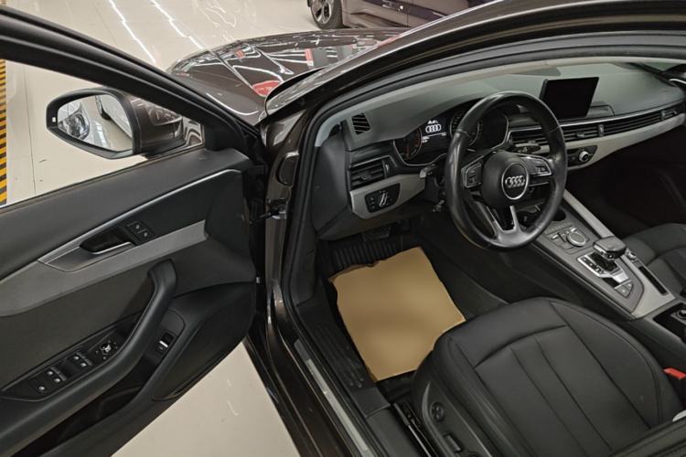 Used Audi A4L 2017 40 TFSI Ambition Edition Driver Seat