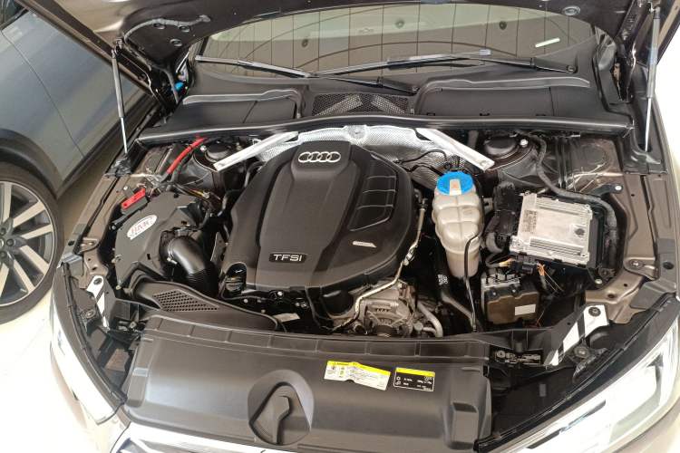 Used Audi A4L 2017 Plus 40 TFSI Fashion Model Engine Bay