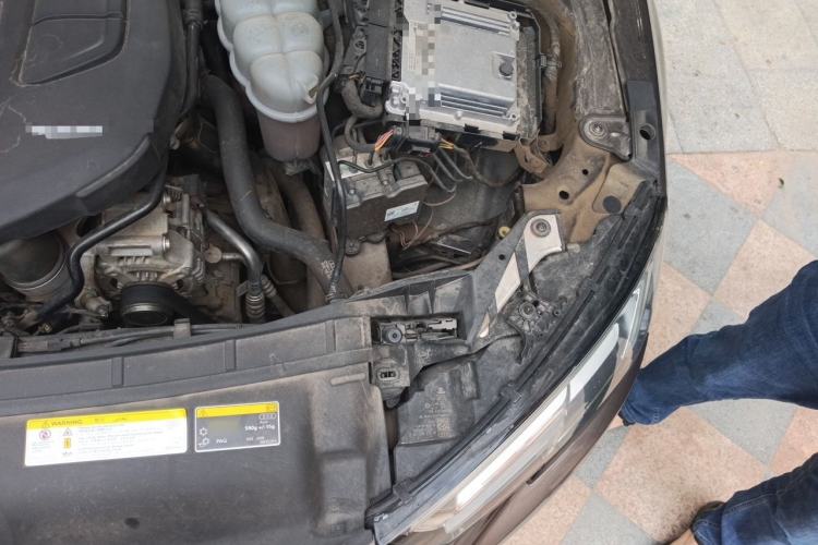 Used Audi A4L 2017 40 TFSI Style Edition Engine Bay Left