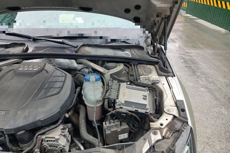 Used Audi A4L 2017 40 TFSI Style Edition Engine Bay Left