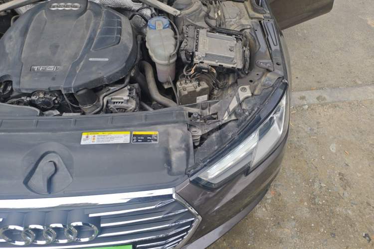 Used Audi A4L 2017 Plus 40 TFSI Ambition Model Engine Bay Left