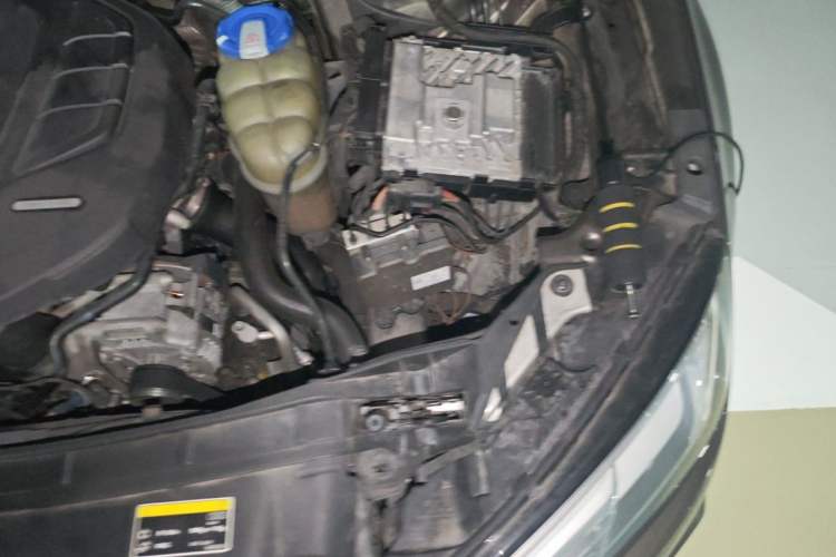 Used Audi A4L 2017 45 TFSI quattro Style Edition Engine Bay Left