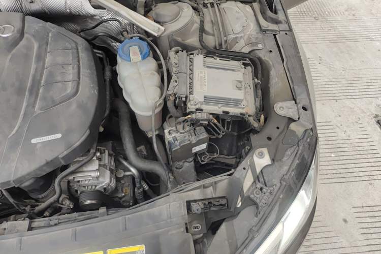 Used Audi A4L 2017 40 TFSI Ambition Edition Engine Bay Left