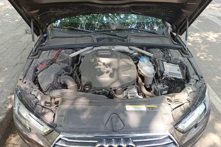 Used Audi A4L 2017 40 TFSI Fashion Model Engine Bay