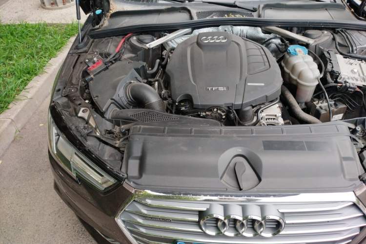 Used Audi A4L 2017 45 TFSI quattro Sport Edition Engine Bay Right