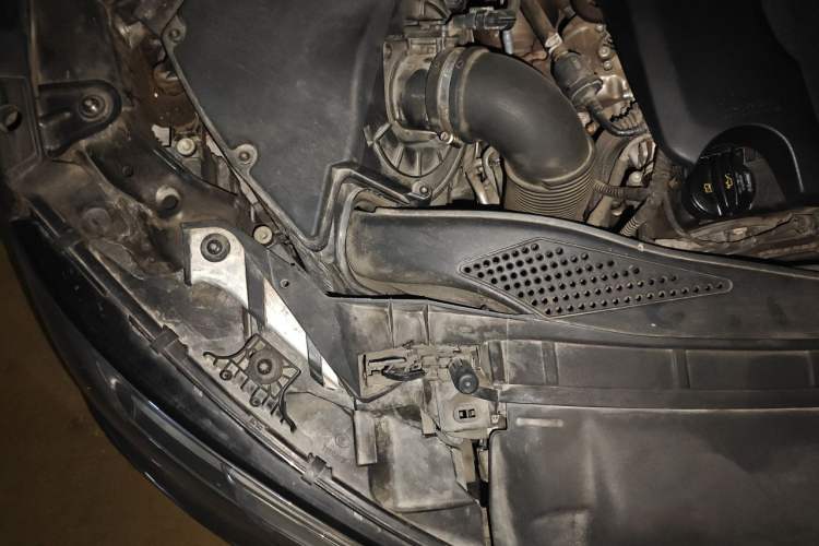 Used Audi A4L 2017 40 TFSI Fashion Model Engine Bay Right