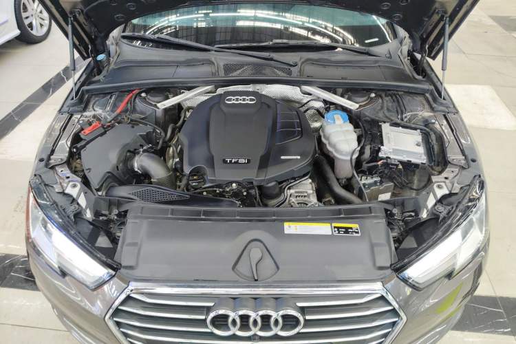 Used Audi A4L 2017 Plus 40 TFSI Ambition Model Engine Bay