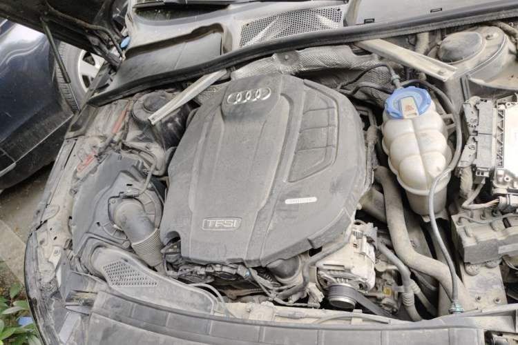 Used Audi A4L 2017 40 TFSI Ambition Edition Engine Bay