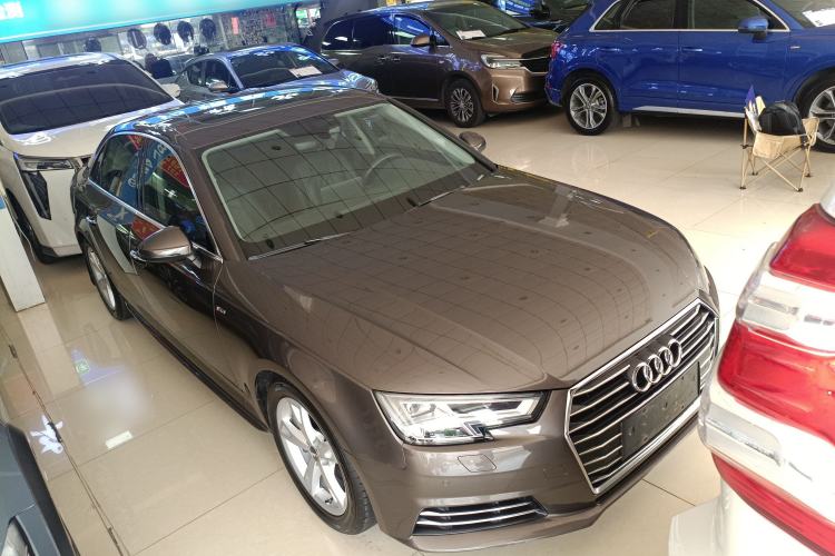 Used Audi A4L 2017 Plus 40 TFSI Fashion Model Front Right 45 Deg