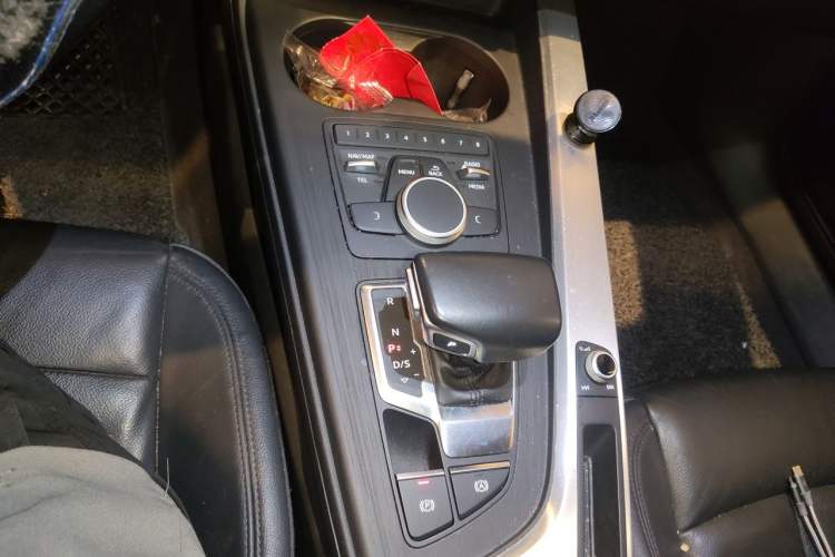 Used Audi A4L 2017 Plus 40 TFSI Fashion Model Gear Lever
