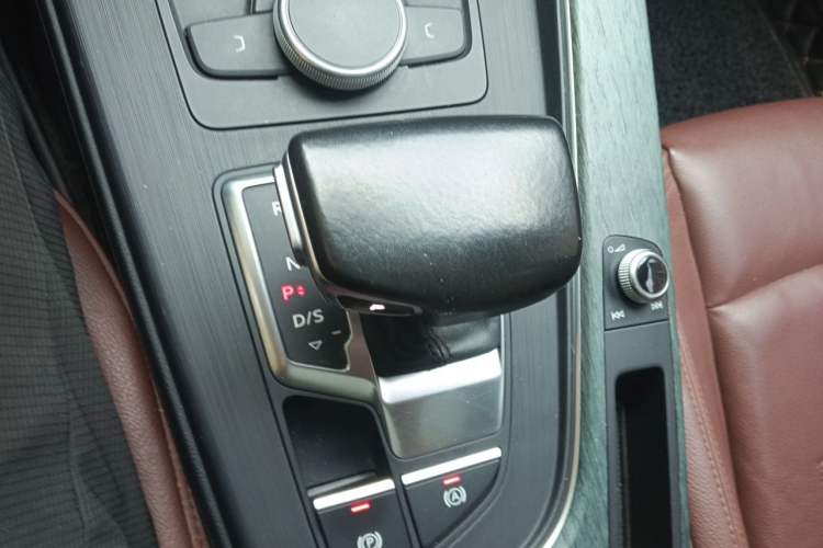 Used Audi A4L 2017 40 TFSI Style Edition Gear Lever