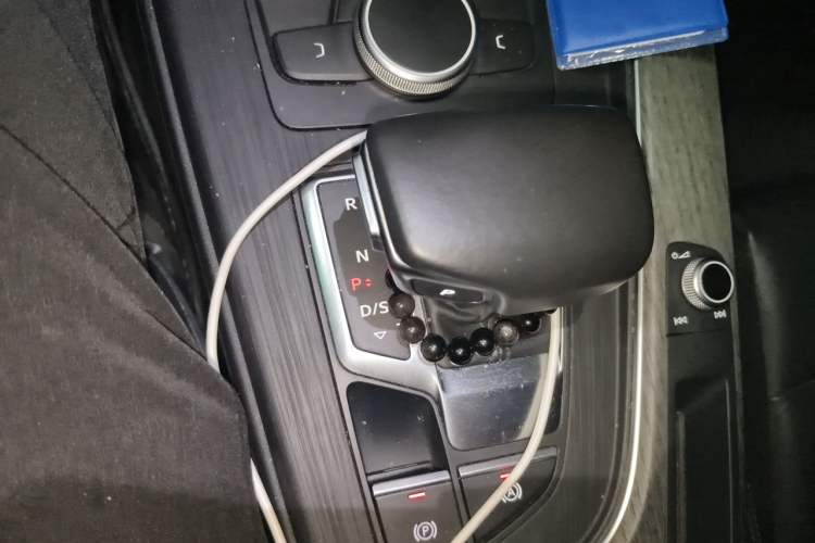 Used Audi A4L 2017 40 TFSI Style Edition Gear Lever