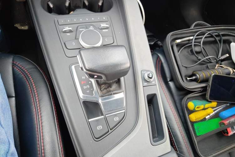 Used Audi A4L 2017 40 TFSI Ambition Edition Gear Lever