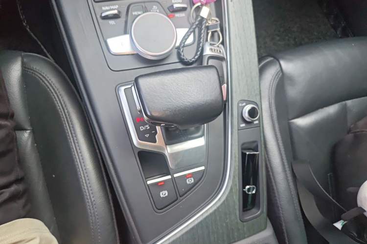 Used Audi A4L 2017 40 TFSI Style Edition Gear Lever