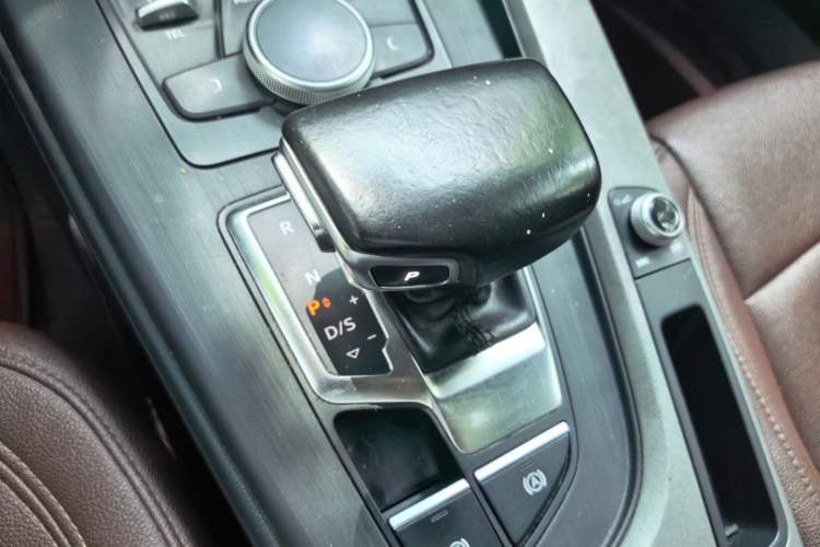 Used Audi A4L 2017 40 TFSI Ambition Edition Gear Lever