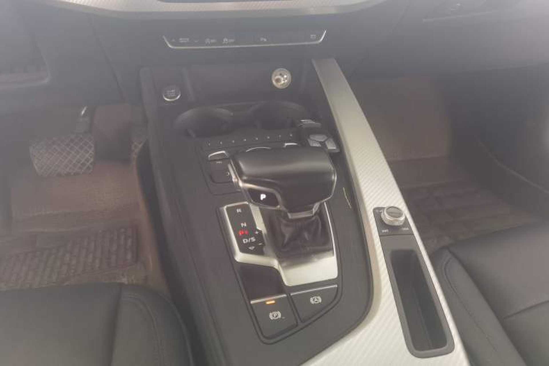 Used Audi A4L 2017 40 TFSI Fashion Model Gear Lever