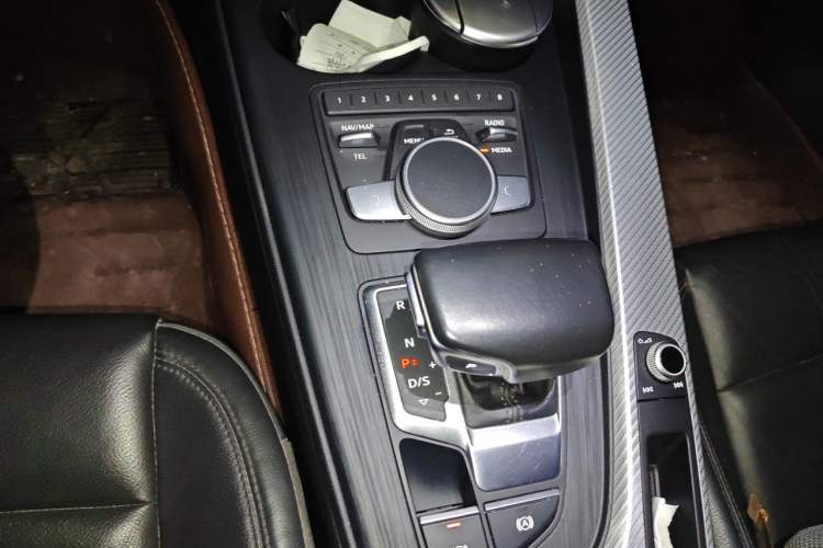 Used Audi A4L 2017 Plus 40 TFSI Fashion Model Gear Lever
