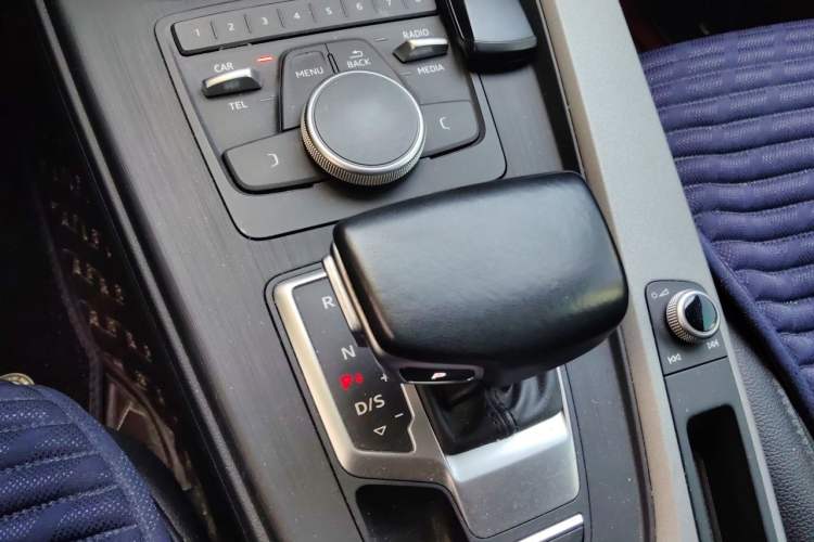 Used Audi A4L 2017 Plus 40 TFSI Ambition Model Gear Lever