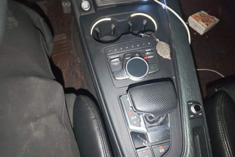Used Audi A4L 2017 45 TFSI quattro Style Edition Gear Lever