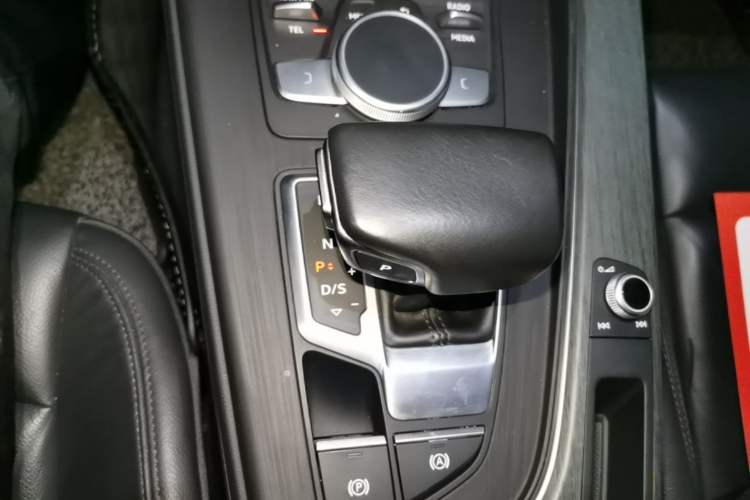 Used Audi A4L 2017 40 TFSI Style Edition Gear Lever