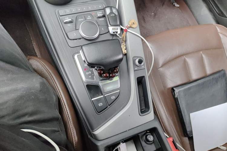 Used Audi A4L 2017 40 TFSI Ambition Edition Gear Lever