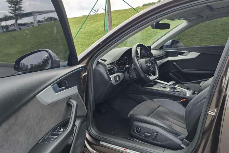 Used Audi A4L 2017 45 TFSI quattro Sport Edition Interior 2