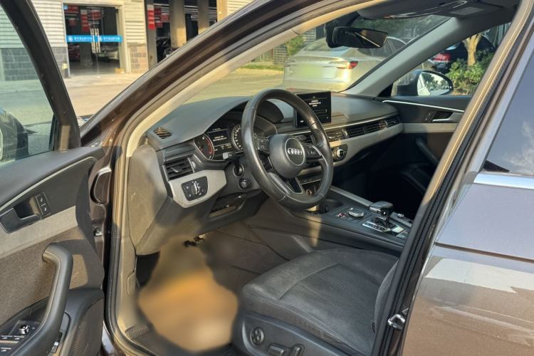 Used Audi A4L 2017 40 TFSI Ambition Edition Interior 2