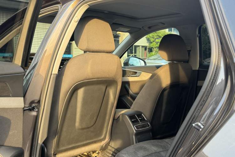Used Audi A4L 2017 40 TFSI Ambition Edition Interior 3