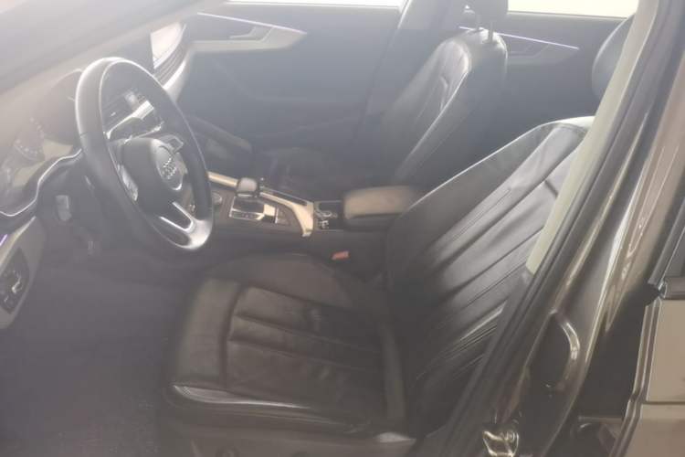 Used Audi A4L 2017 40 TFSI Fashion Model Left Front Seat