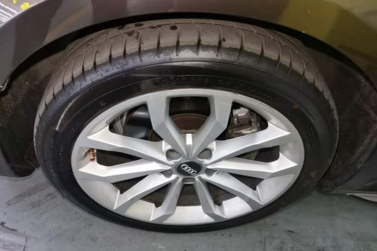Used Audi A4L 2017 40 TFSI Style Edition Left Front Wheel Hub