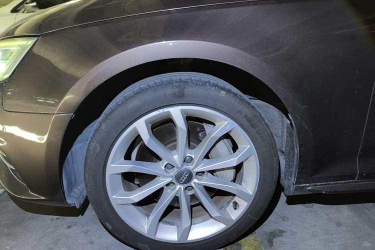 Used Audi A4L 2017 45 TFSI quattro Style Edition Left Front Wheel Hub