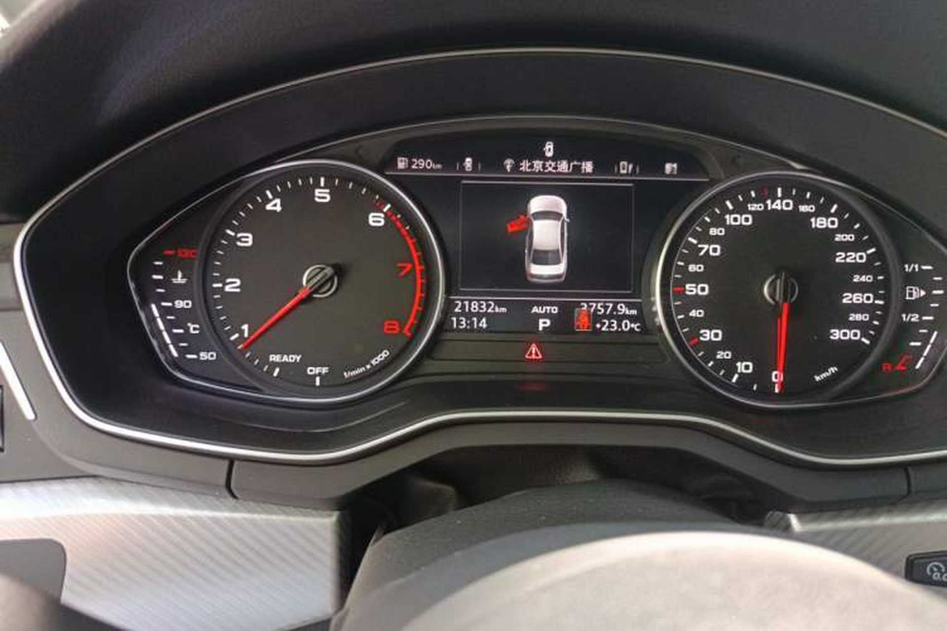 Used Audi A4L 2017 40 TFSI Fashion Model Odometer Close Up
