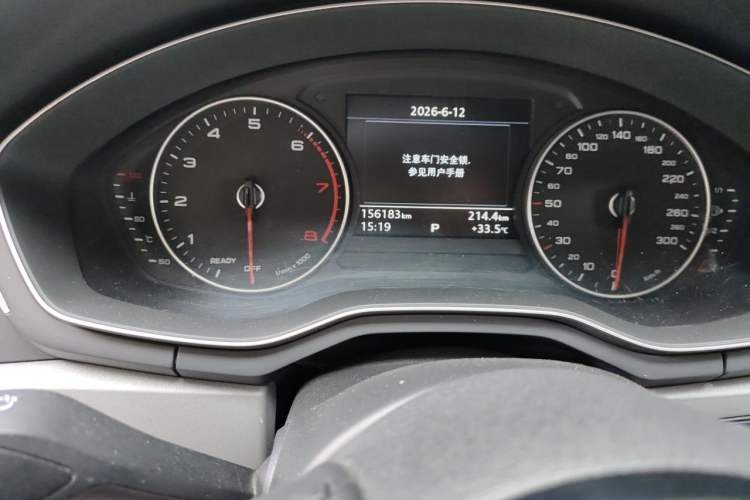 Used Audi A4L 2017 40 TFSI Ambition Edition Odometer Close Up