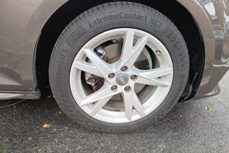 Used Audi A4L 2017 40 TFSI Ambition Edition Right Front Wheel Hub